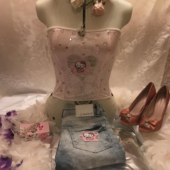 ADORABLE custom hello kitty cropped  corset with crystal accents!sold - Picture 13 of 13